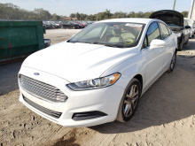 Ford Fusion Se 2013 White 2.5L 4