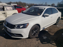 Volkswagen Passat S 2016 White 1.8L