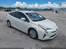 Toyota Prius One 2017 White 1.8L