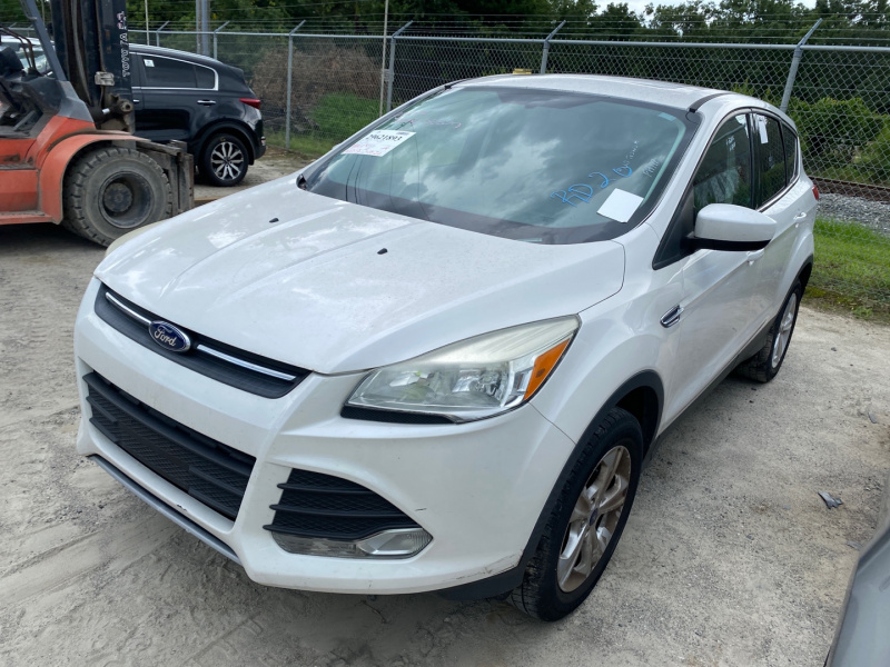 Ford Escape Se 2015 White 2.5L