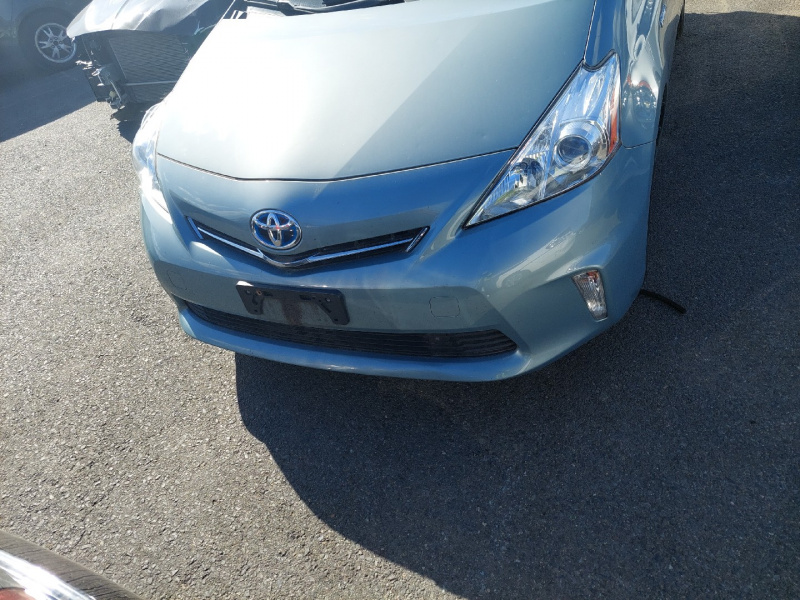 Toyota Prius V 2014 Turquoise 1.8L 4