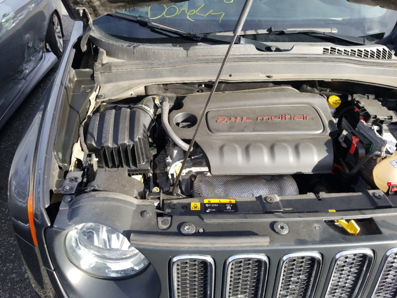 Jeep Renegade Latitude 2016 Gray 2.4L