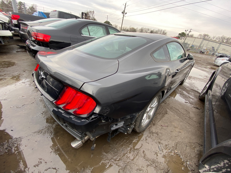 Бампер задний голый Ford Mustang mk6 15- GT без парктроников, новый неоригинал. ..