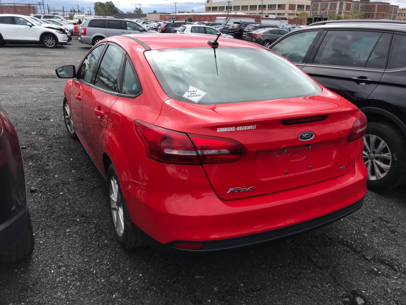Ford Focus Se 2017 Red 2.0L