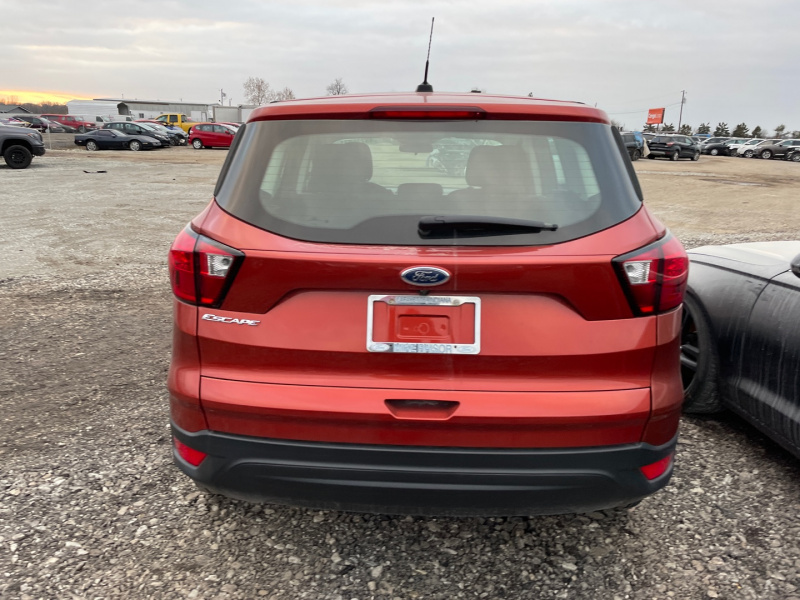 Ford Escape S 2019 Orange 2.5L