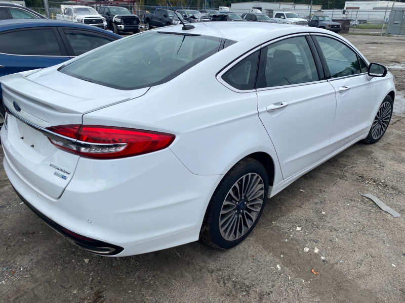 Ford Fusion Titanium/Platinum 2018 White 2.0L AWD