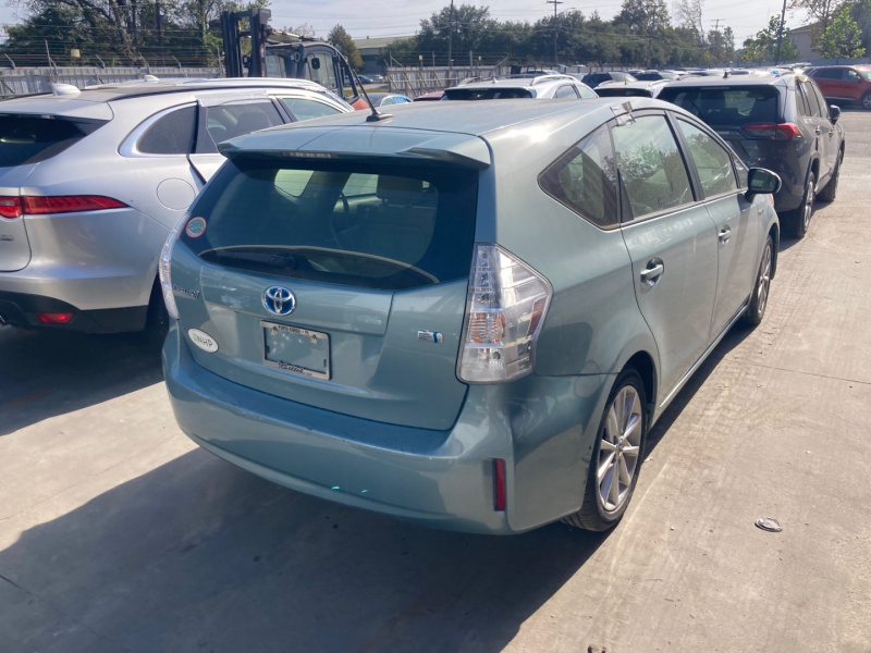 Toyota Prius V 2014 Blue 1.8L