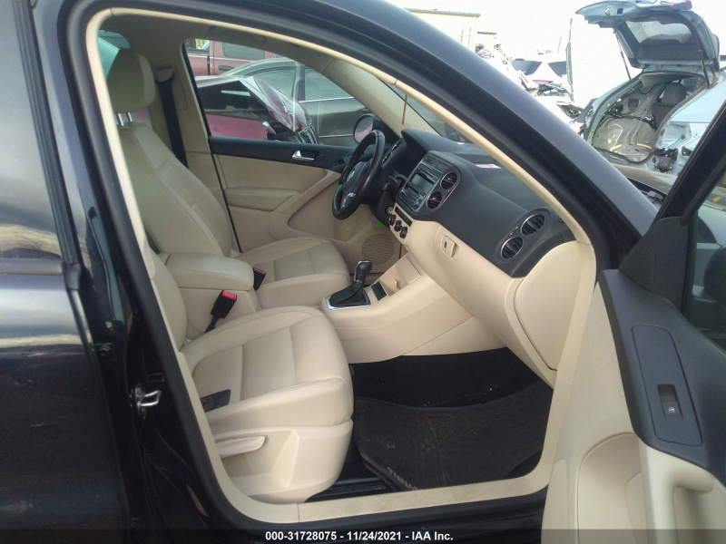 Volkswagen Tiguan Se 2014 Black 2.0L
