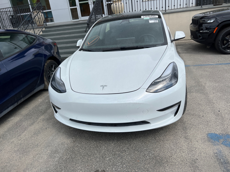 Tesla Model 3 2022 White