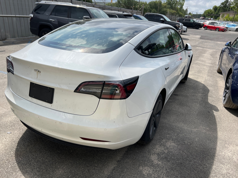 Tesla Model 3 2022 White