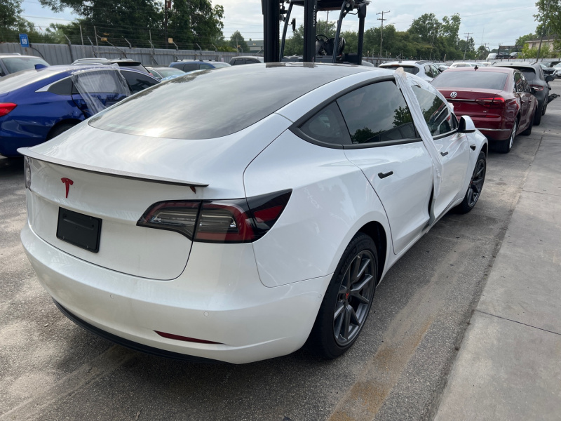 Tesla Model 3 2021 White