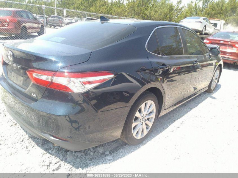 Toyota Camry Le 2020 Blue 2.5L