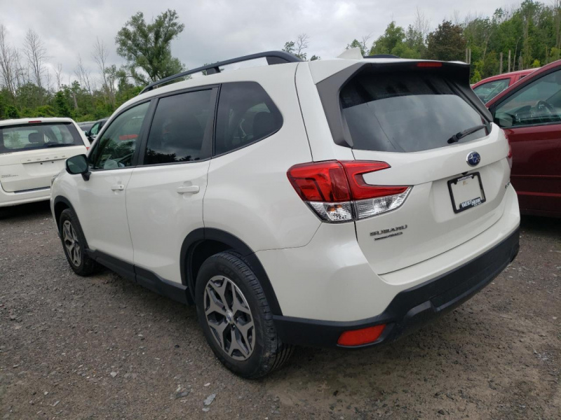 Subaru Forester Premium 2019 White 2.5L