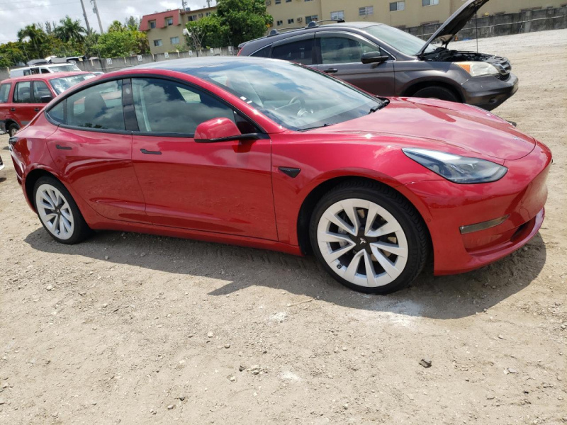 Tesla Model 3 2022 Red