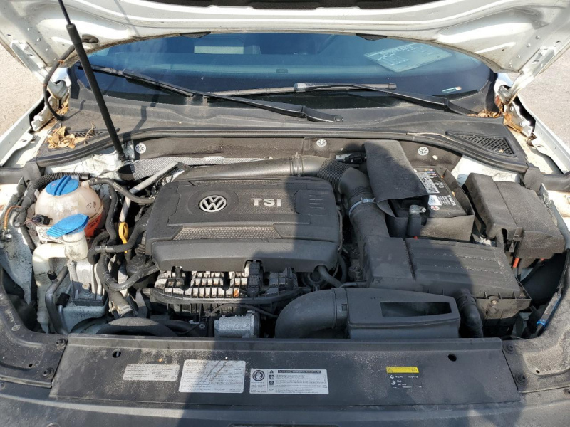 Volkswagen Passat Se 2017 White 1.8L