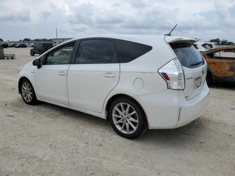 Toyota Prius V 2013 White 1.8L