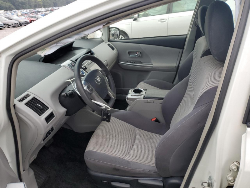 Toyota Prius V 2015 White 1.8L