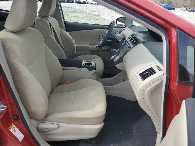 Toyota Prius V 2014 Red 1.8L