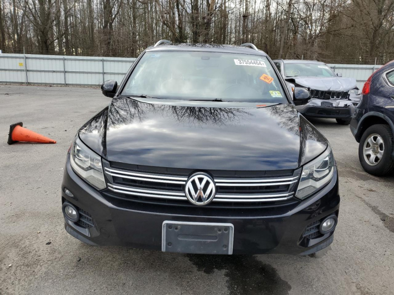 Volkswagen Tiguan S 2012 Black 2.0L