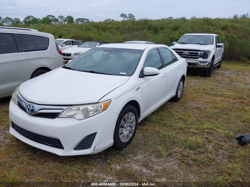 Toyota Camry Hybrid Le 2014 White 2.5L