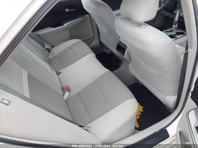 Toyota Camry Hybrid Le 2014 White 2.5L
