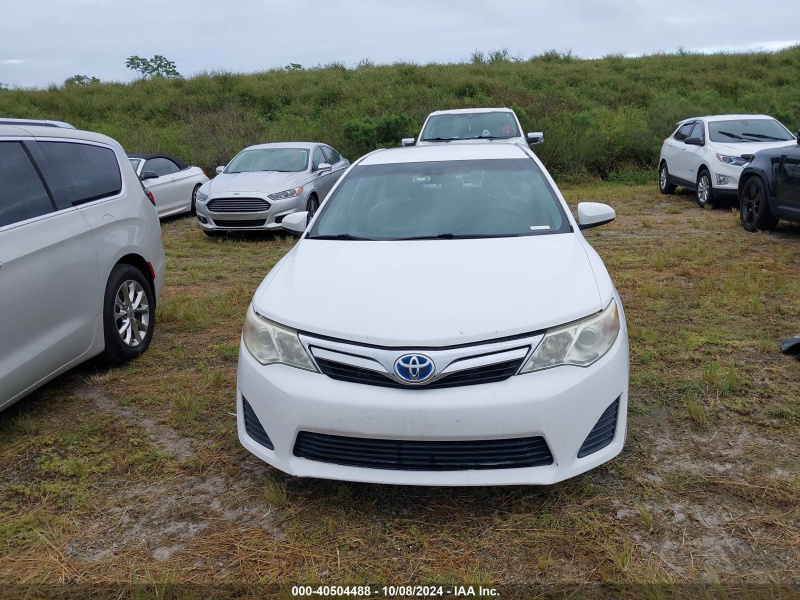 Toyota Camry Hybrid Le 2014 White 2.5L
