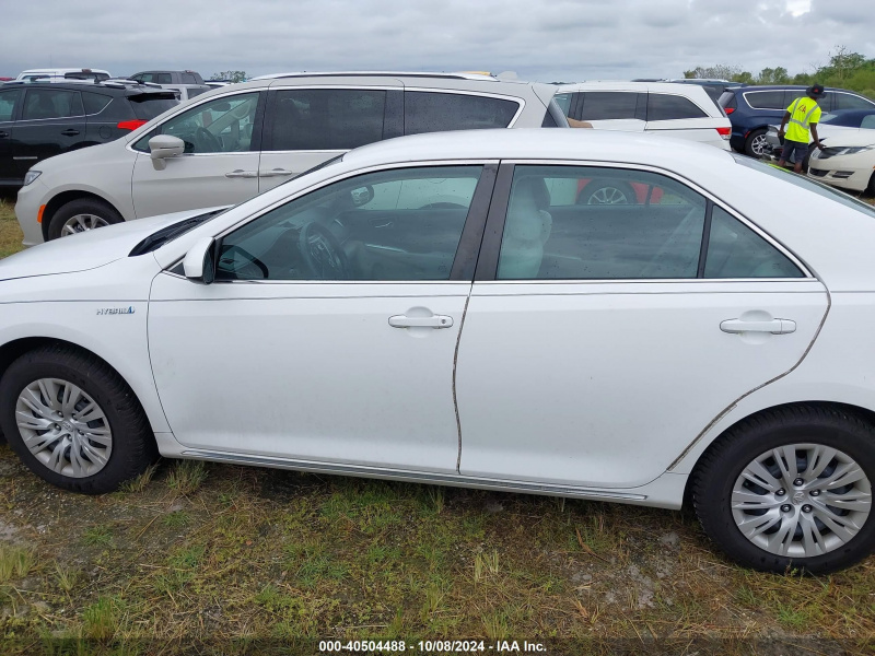 Toyota Camry Hybrid Le 2014 White 2.5L