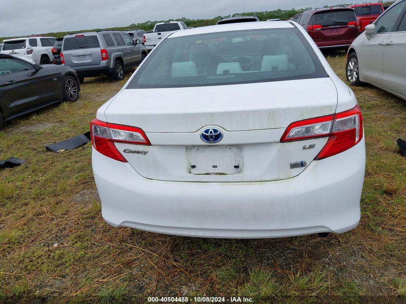 Toyota Camry Hybrid Le 2014 White 2.5L