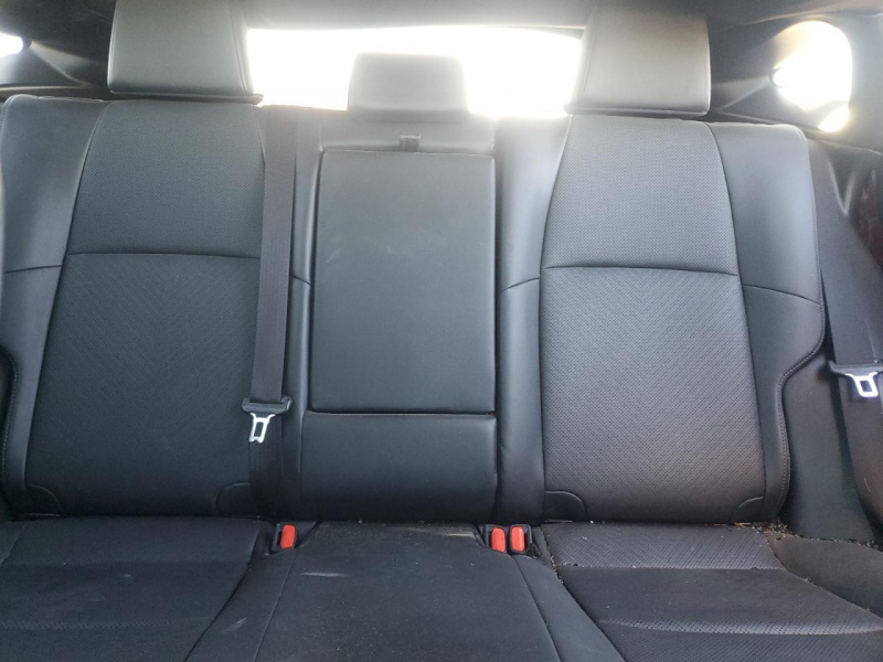 Toyota Venza Le 2021 Red 2.5L