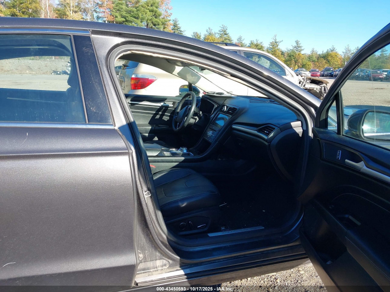 Ford Fusion Hybrid Titanium 2019 Gray 2.0L