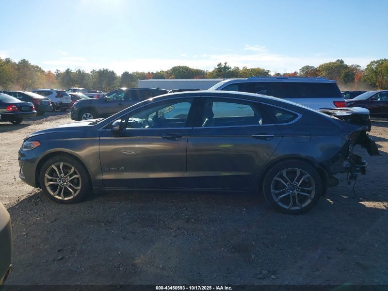 Ford Fusion Hybrid Titanium 2019 Gray 2.0L