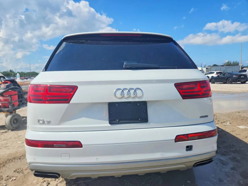 Audi Q7 Premium 2017 White 2.0L