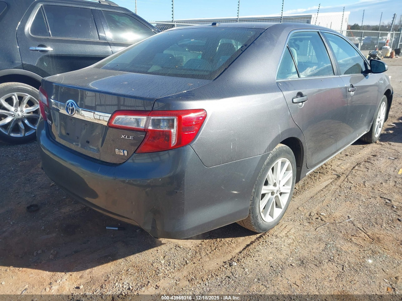 Toyota Camry Hybrid/Le/Xle 2014 Gray 2.5L