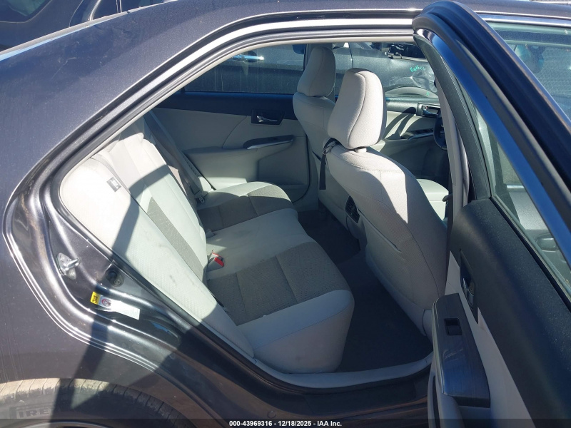 Toyota Camry Hybrid/Le/Xle 2014 Gray 2.5L