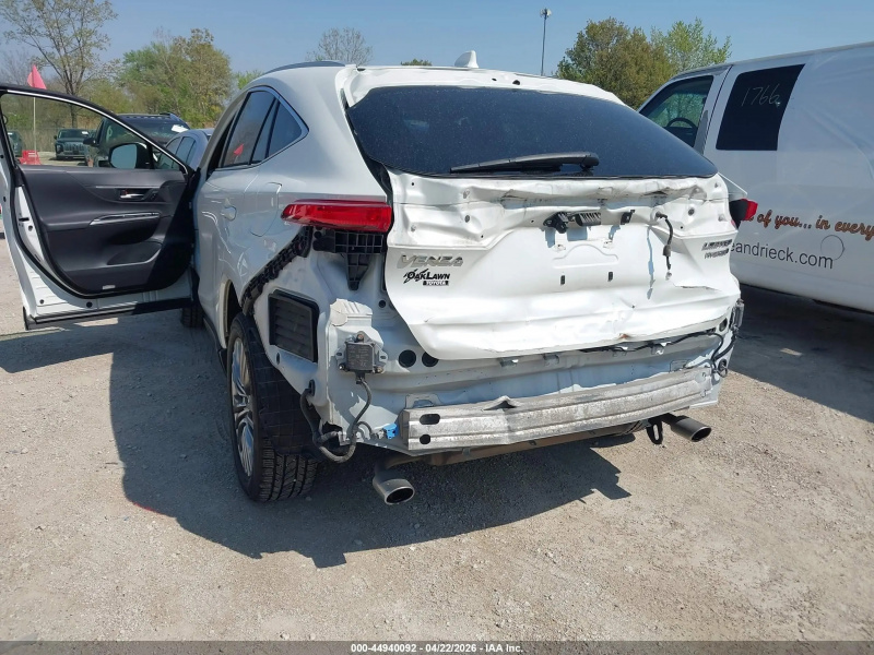 Toyota Venza Limited 2021 White 2.5L