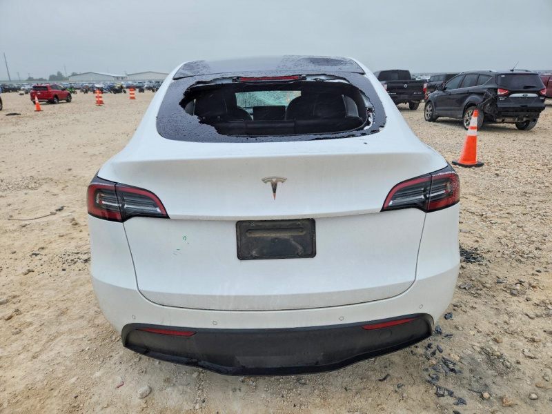 Tesla Model Y 2021 White