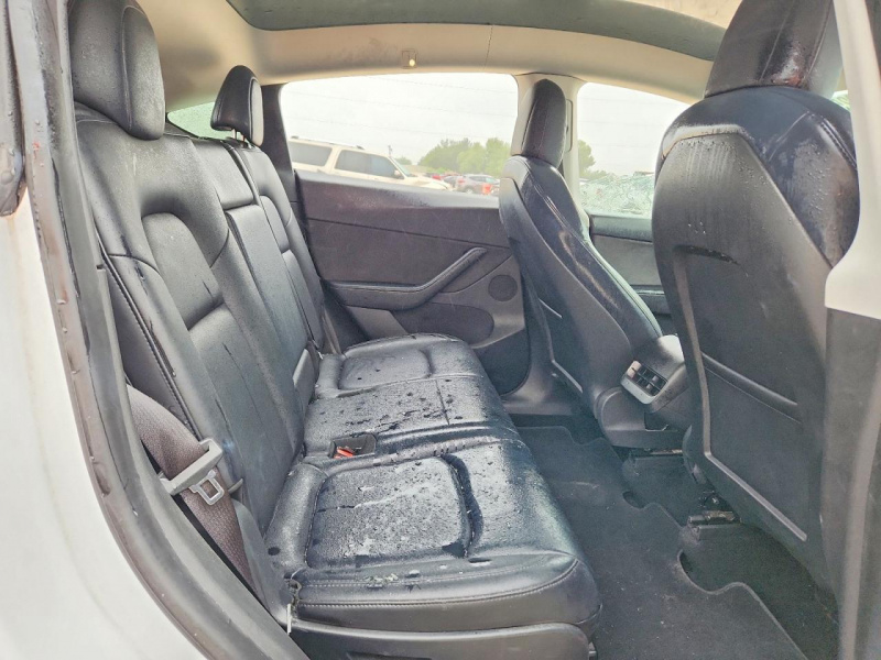 Tesla Model Y 2021 White