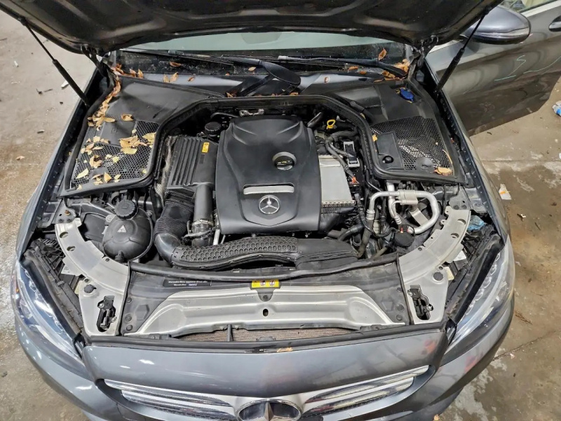Mercedes-Benz C 300 4Matic 2017 Silver 2.0L