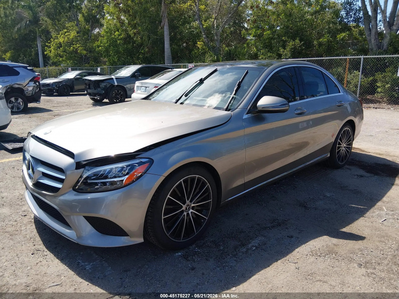 Mercedes-Benz C 300 2019 Silver 2.0L