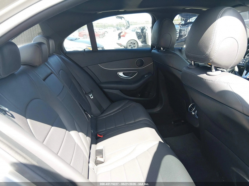 Mercedes-Benz C 300 2019 Silver 2.0L