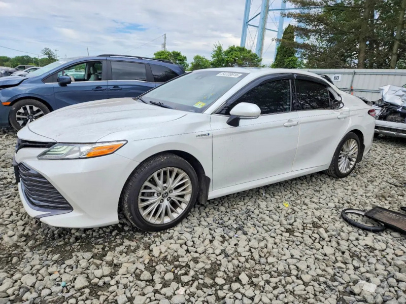 Toyota Camry Xle 2020 White 2.5L