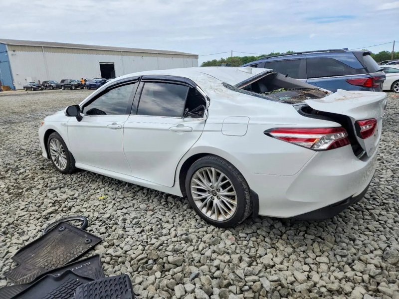 Toyota Camry Xle 2020 White 2.5L
