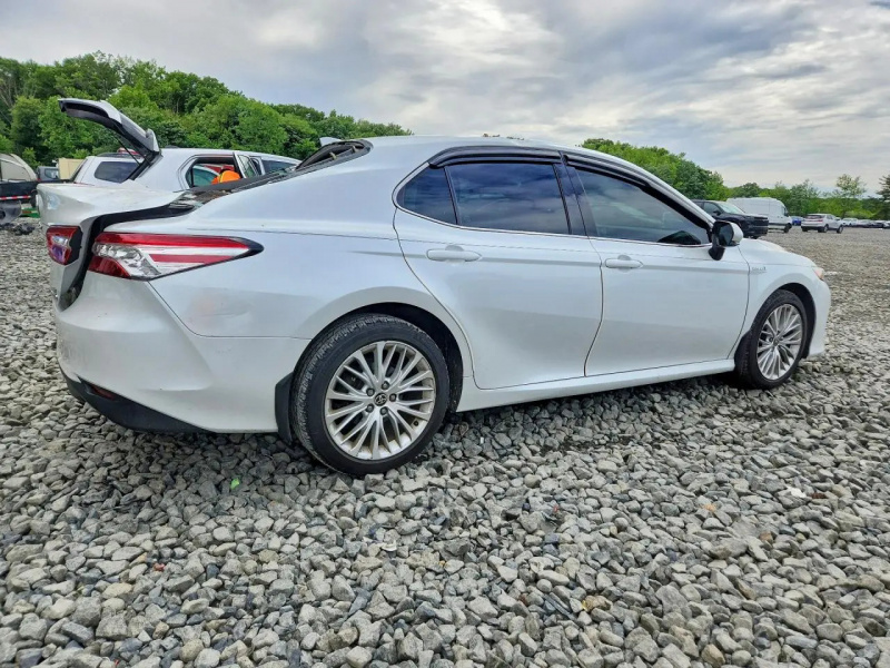 Toyota Camry Xle 2020 White 2.5L