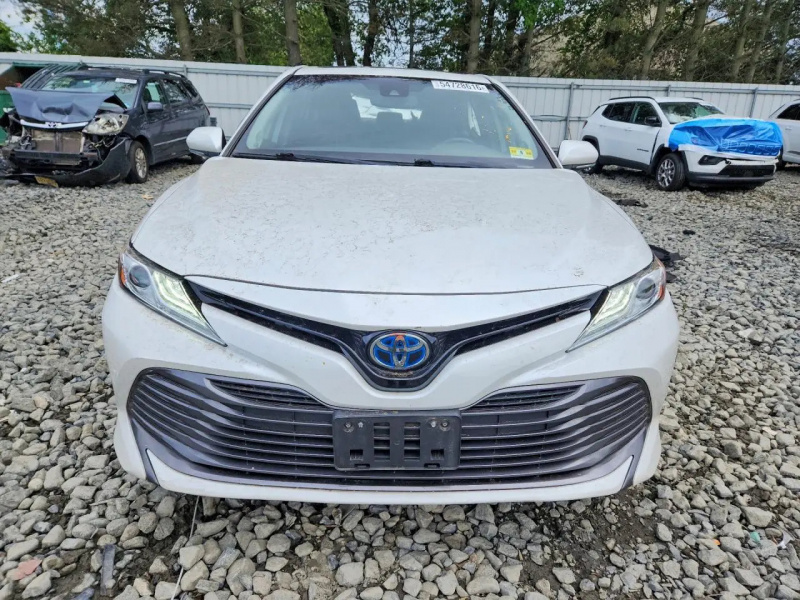Toyota Camry Xle 2020 White 2.5L