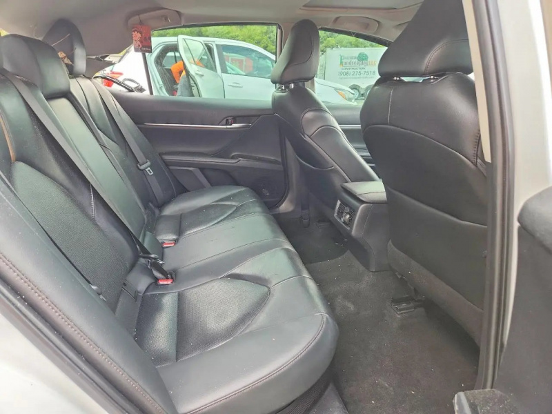 Toyota Camry Xle 2020 White 2.5L