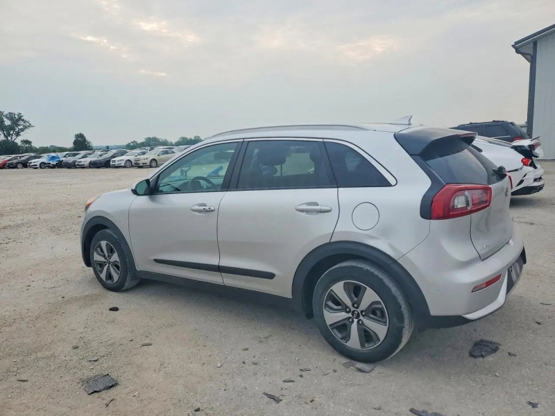 Kia Niro Lx 2017 Silver 1.6L