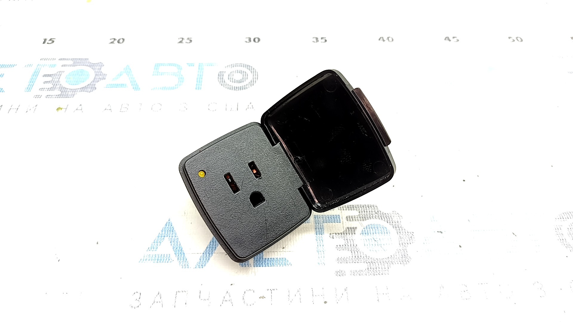 Розетка центральной консоли Ford Escape MK4 20-26 110V, 150W, с