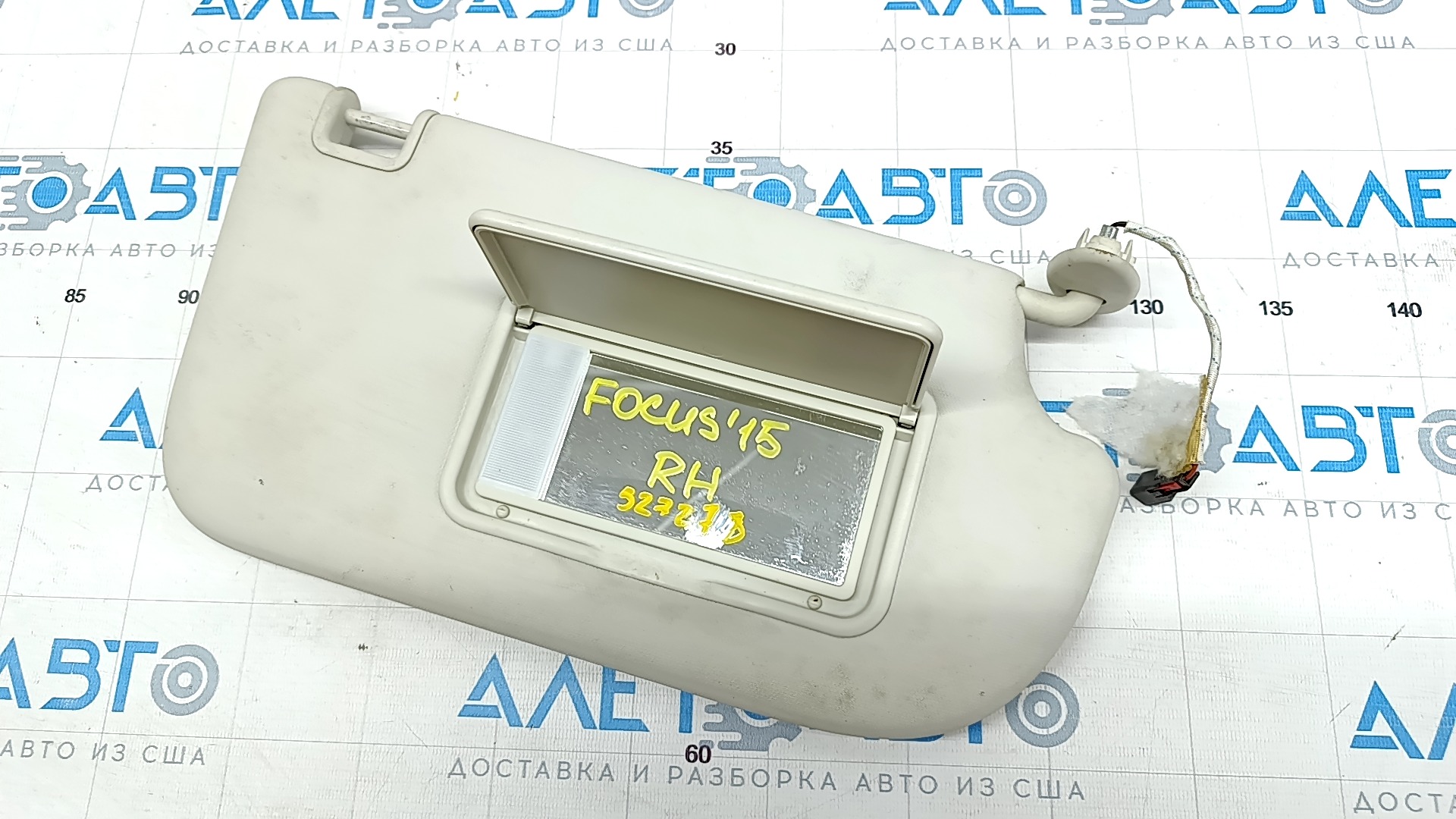 Козырек правый Ford Focus mk3 11-18 1 фонарь серый, без крючка, под  химчистку, надломано крепление DM5Z-5804104-DB артикул 527278 - купить  недорого