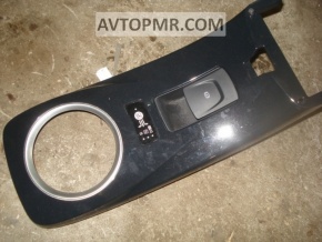 Накладка шифтера КПП с кнопкой ручника Nissan Leaf 11-12