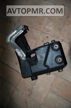 Кришка корпуса повітряного фільтра Toyota Sienna 04-10